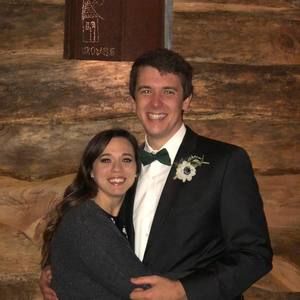 Meet your Posher, Caitlin